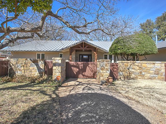 3rd image of 1607 E Paseo Cir