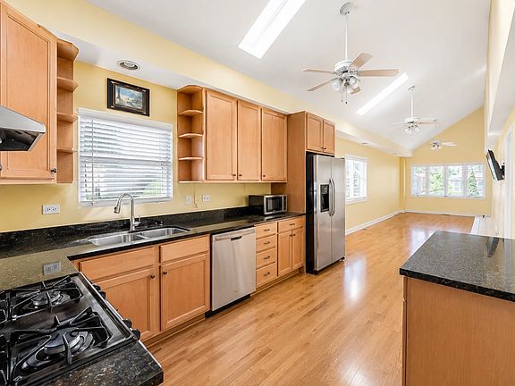 4th image of 7319 W 58th Pl