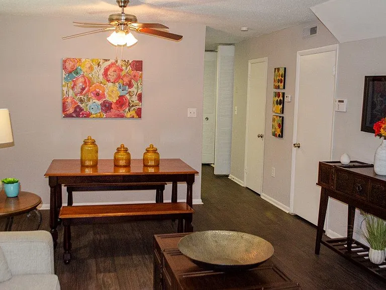 Bella Vista — Photo 14