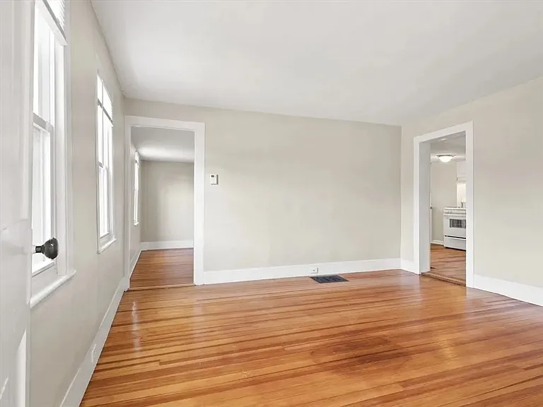 27-29 Kilby St — Photo 31