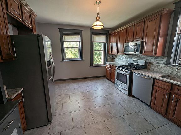 2nd image of 4940 Odell St #4942-2F
