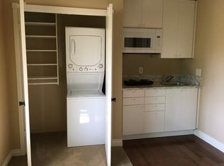 19 N Madrid Ave, Thousand Oaks, CA 91320