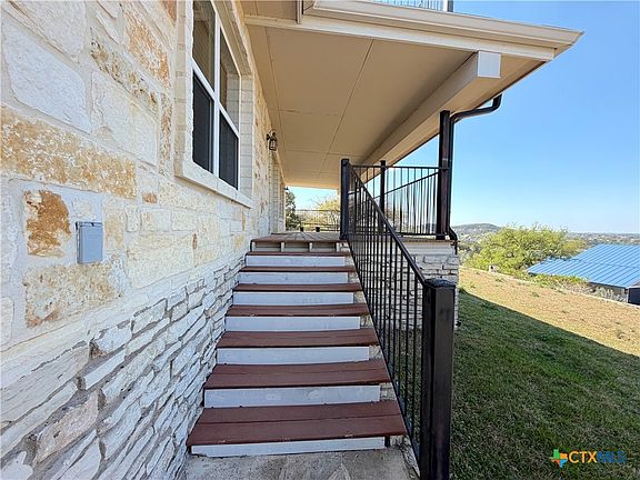 3rd image of 1210 Skyline Dr