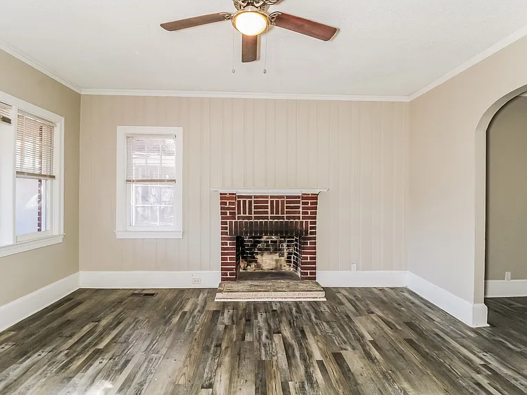 9228_019_living_room_13589521.jpg