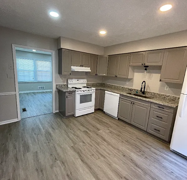 1717 River St NE #B — Photo 17