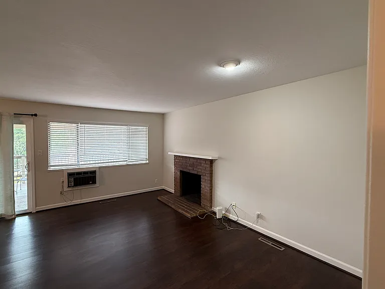 2027 Nina Ct — Photo 15