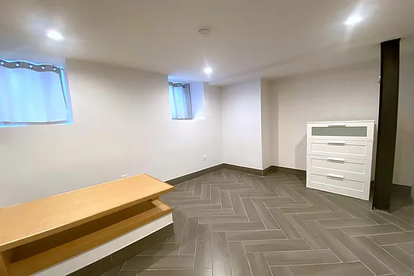 Rented by Douglas Elliman | media 31