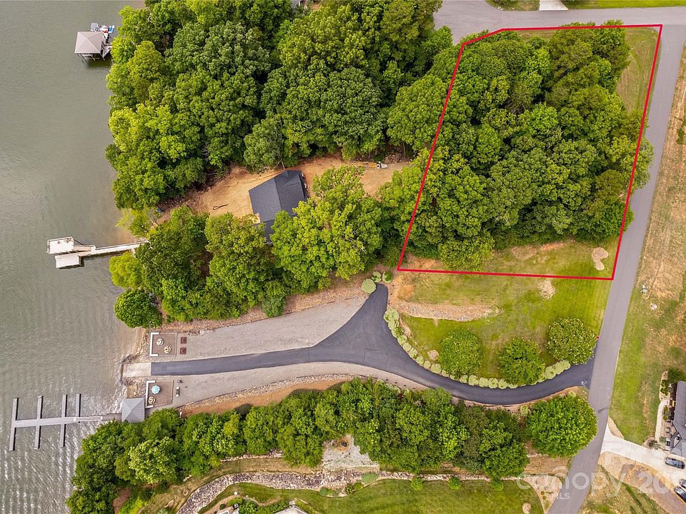 1st image of 137 Harborcliff Dr