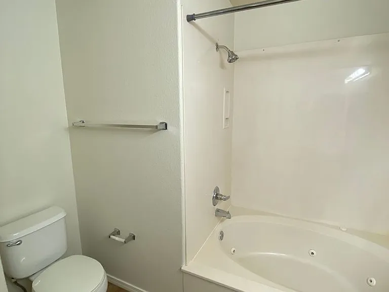 4328 Altura Vista Ln NE — Photo 11