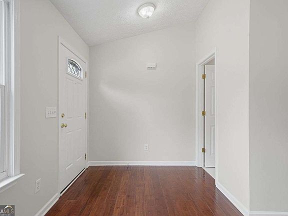 3rd image of 628 Spanish Oak Dr
