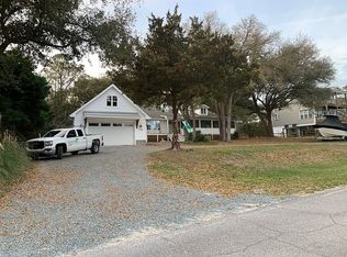 1360 Kings Landing Rd, Hampstead, NC 28443