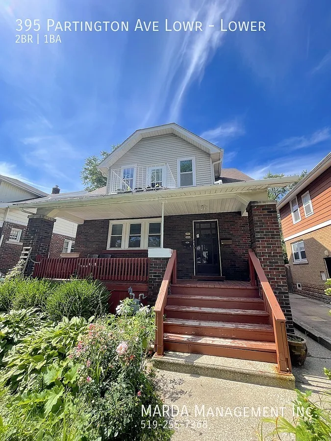 Spacious 2 Bed/1 Bath Lower Unit By University Of Windsor! Inclusive! — Photo 1