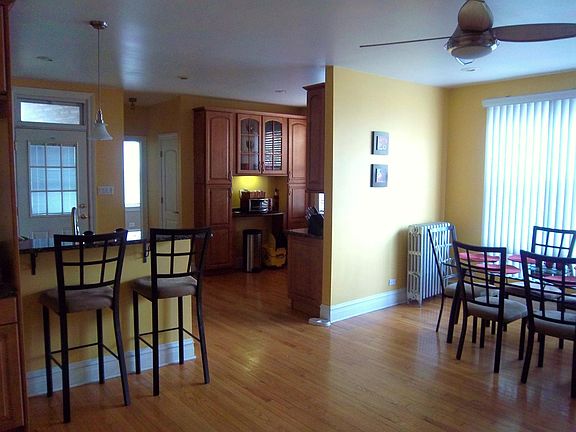 2nd image of 2917 W Dickens Ave Floor 2