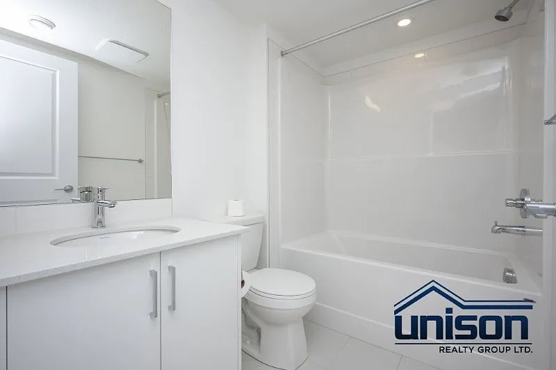 4 bed, 3.5 bath, 1553 sqft, $2,350 — Photo 2