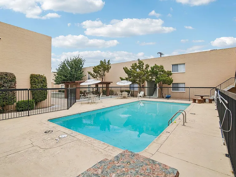 Catalina View Apartments — Photo 71