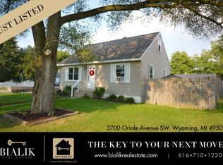 3700 Oriole Ave SW, Wyoming, MI 49509