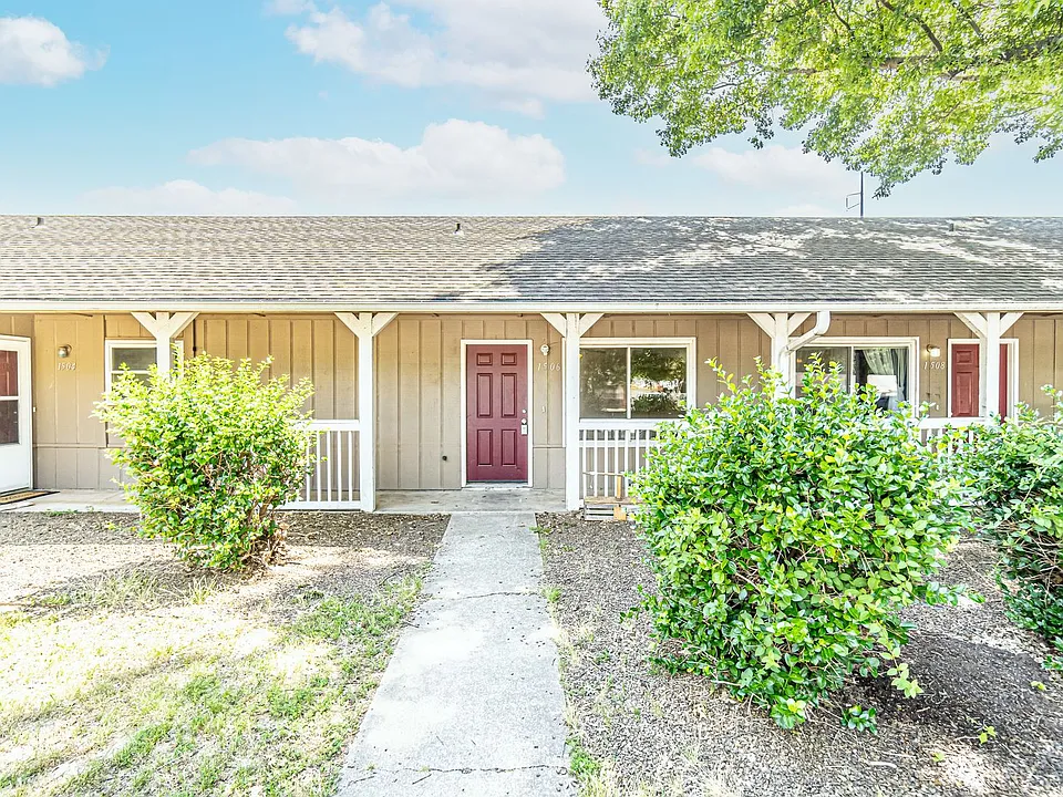 1506 W Janda Dr