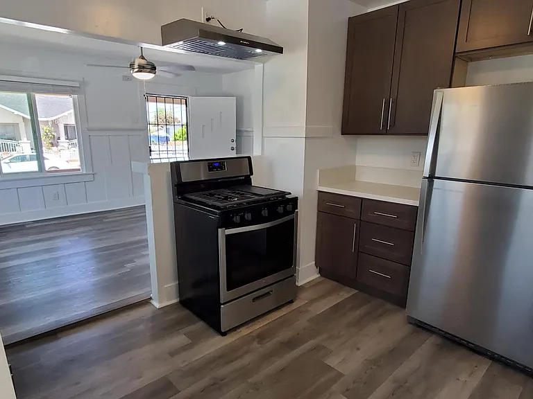 281 W Ofarrell St — Photo 26
