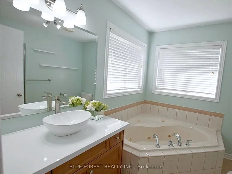 1918 Gough Ave — Photo 18