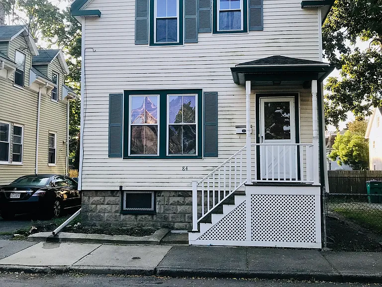 84 Williams Ave — Photo 1