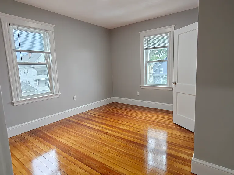 830 Fellsway — Photo 8