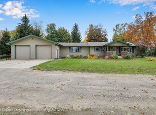 10207 Frost Rd, Portland, MI 48875