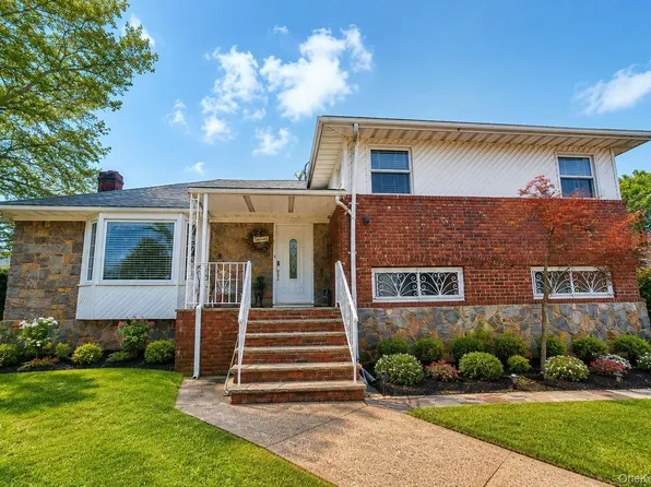 86-34 Francis Lewis Boulevard, Holliswood, NY 11432
