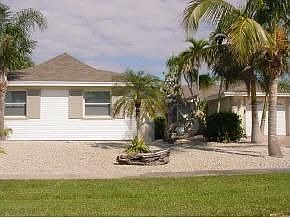1st image of 825 Willow Ct
