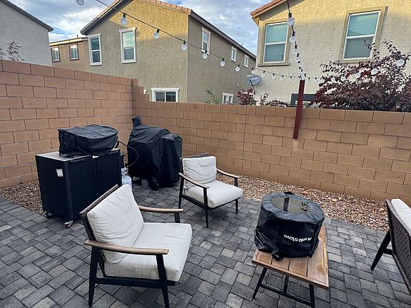 3rd image of 10974 Cambridge Lakes Ave