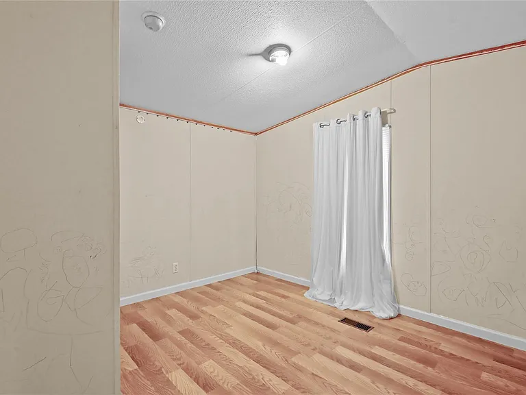 22091 Bowden Dr — Photo 14