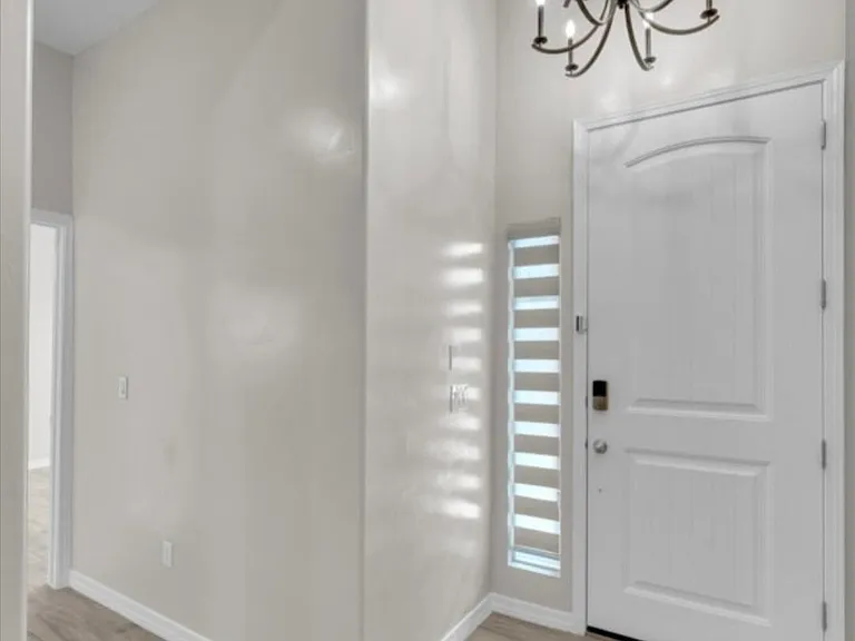 13729 Vista Lagos Ave — Photo 5