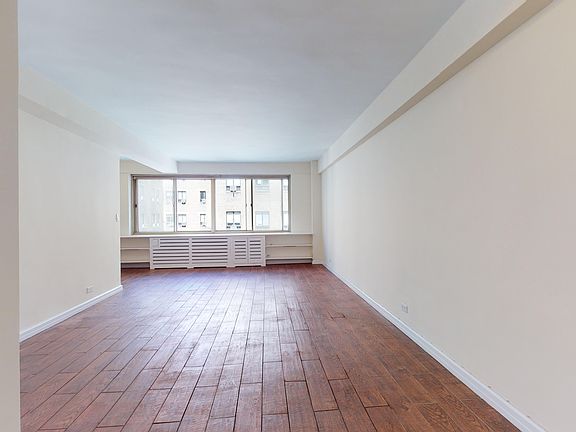 3rd image of 225 E 46th St APT 8B