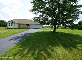 363 Smith Rd, Crossville, TN 38571