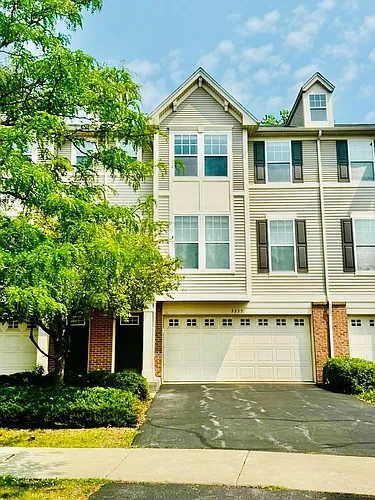3335 Kentshire Cir Photo 1