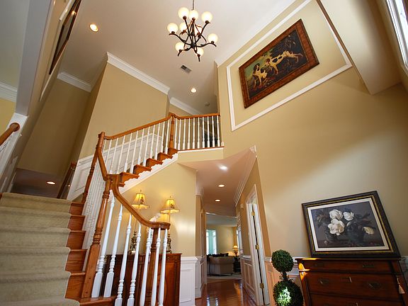 2nd image of 8048 Tysons Oaks Ct
