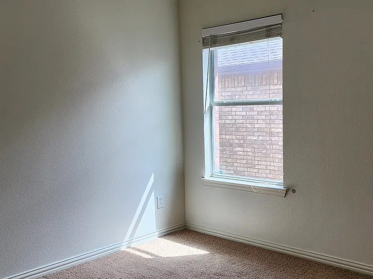 515 Creekside Dr — Photo 12
