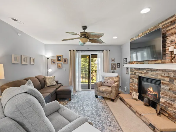 4821 86th St APT 21, Urbandale, IA 50322