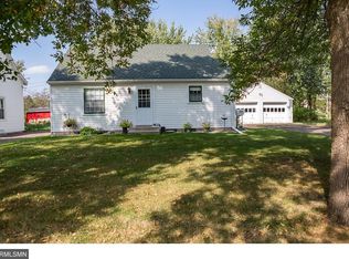 302 5th Ave NE, Cambridge, MN 55008