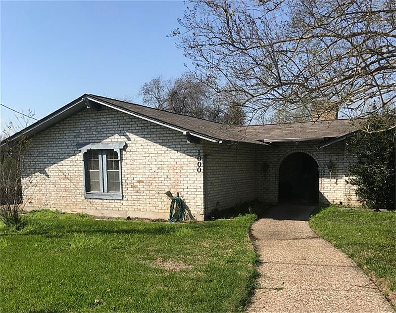 1st image of 1000 Lakeview Dr