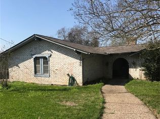 1000 Lakeview Dr, Brenham, TX 77833