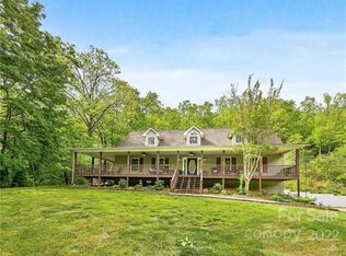 33 Tanner Ln, Candler, NC 28715