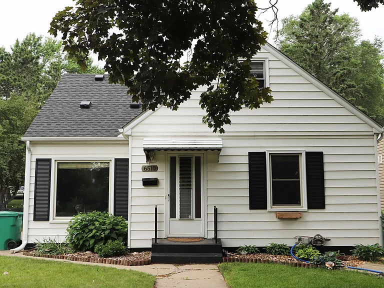 6510 Cedar Lake Rd S — Photo 11