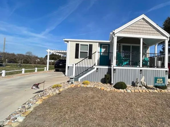 1204 Cedar Point Blvd #60, Swansboro, NC 28584