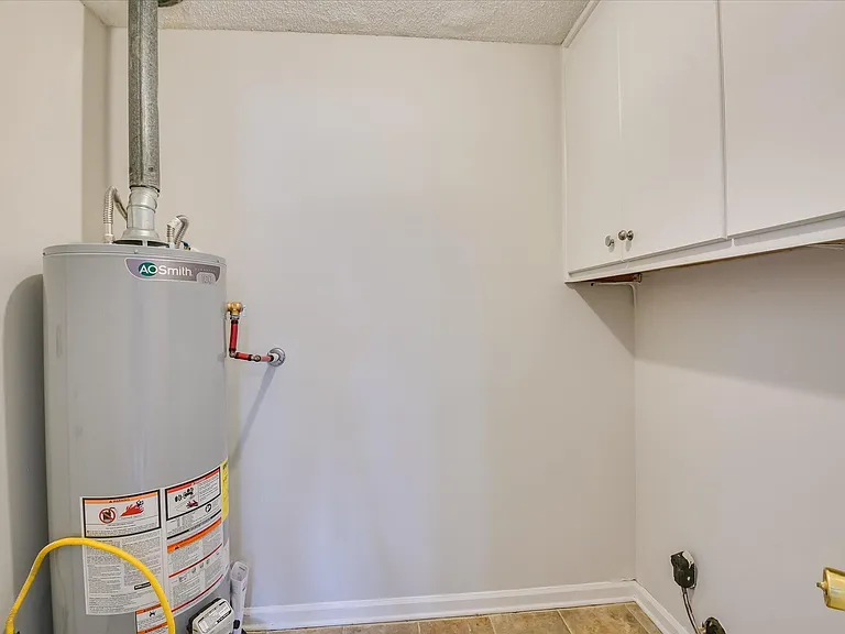 4116 Melrose Dr — Photo 21