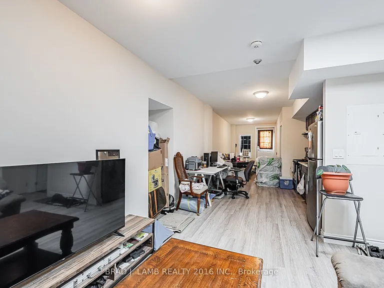 2904 A Danforth Ave #3 — Photo 5