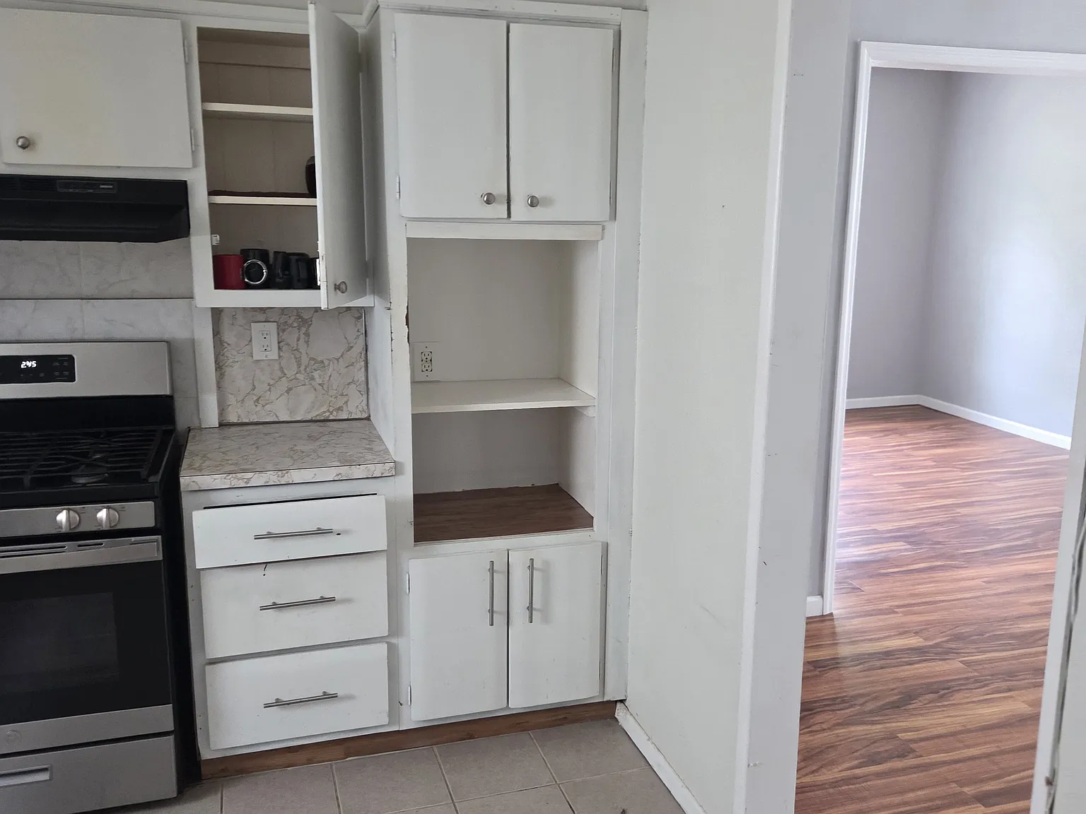 Maplewood Home — Photo 3