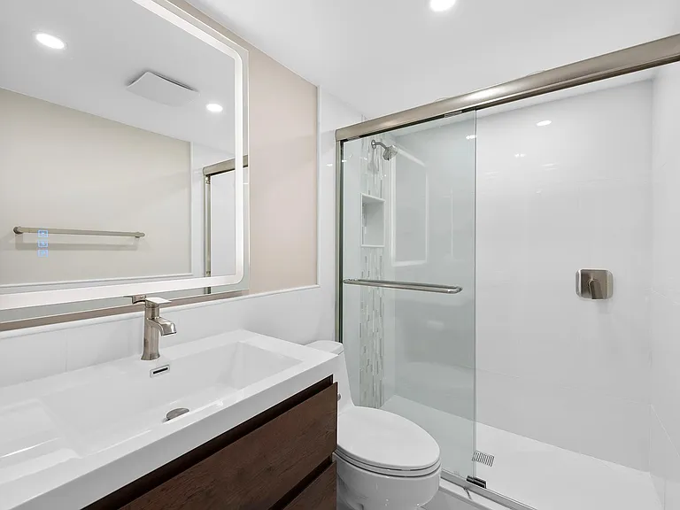 1400 NE 54th St #107 — Photo 18