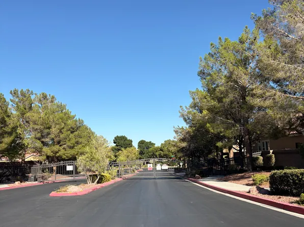 8213 Weeping Springs Ave, Las Vegas, NV 89131