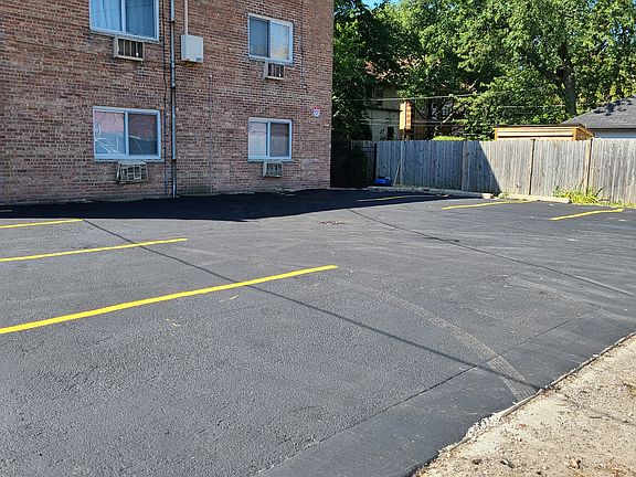 5th image of 1420 W Estes Ave APT 3D