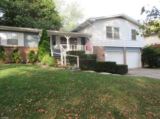 1669 Country Club Dr NE, Grand Rapids, MI 49505